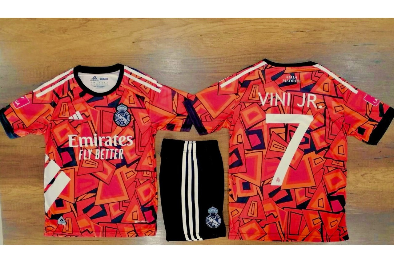 8190 Детски футболен комплект Real Madrid VINI JR 7